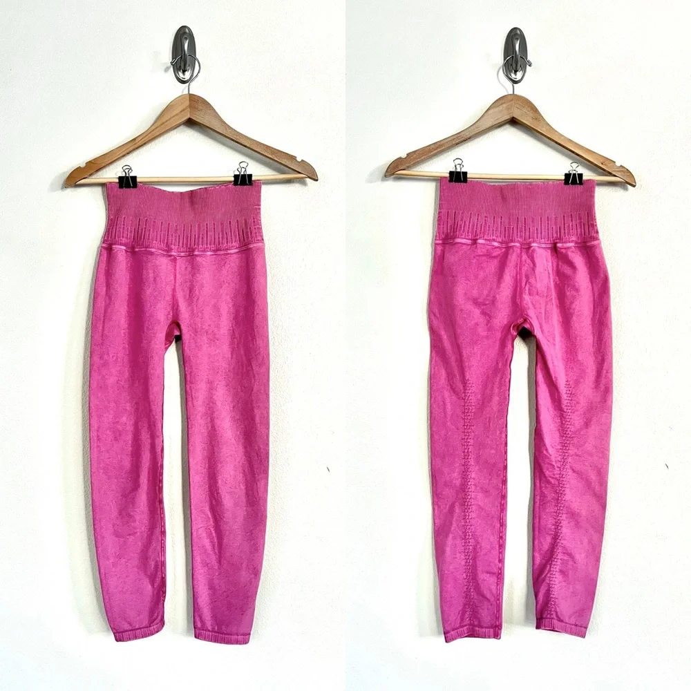 FREE PEOPLE MOVEMENT High Rise 7/8 Good Karma Seamless Leggings in Magenta Disco